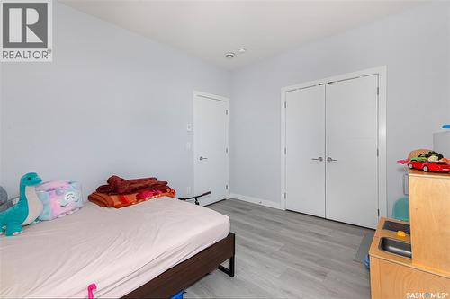 906 Bentley Manor, Saskatoon, SK - Indoor Photo Showing Bedroom