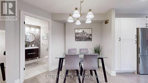 712 - 75 Weldrick Road E, Richmond Hill, ON - Indoor Photo Showing Dining Room