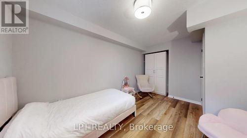 712 - 75 Weldrick Road E, Richmond Hill, ON - Indoor Photo Showing Bedroom