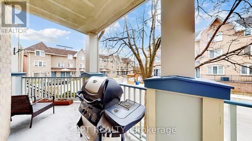 712 - 75 Weldrick Road E, Richmond Hill, ON - Outdoor With Exterior