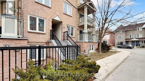 712 - 75 Weldrick Road E, Richmond Hill, ON - Outdoor With Facade