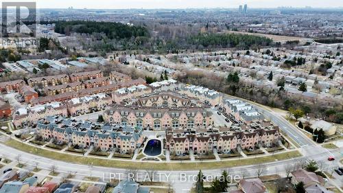 712 - 75 Weldrick Road E, Richmond Hill, ON - Outdoor With View