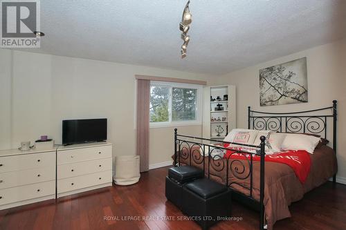 117 - 60 Hanson Road, Mississauga, ON - Indoor Photo Showing Bedroom
