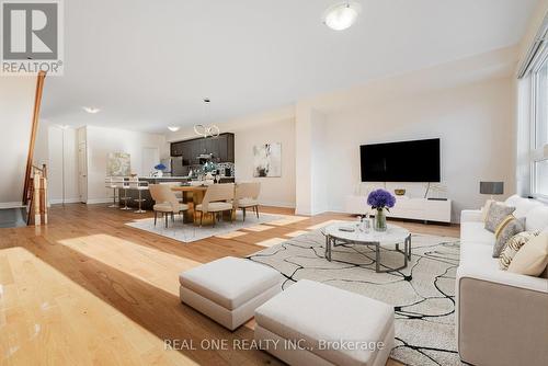 5 Gridiron Gate, Vaughan, ON - Indoor Photo Showing Living Room