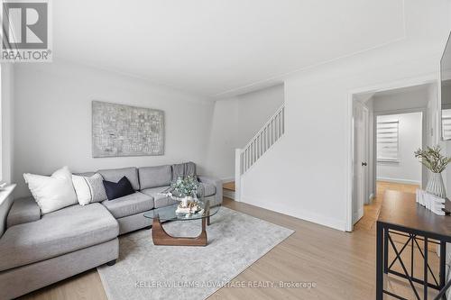2062 Barton Street E, Hamilton, ON - Indoor Photo Showing Living Room