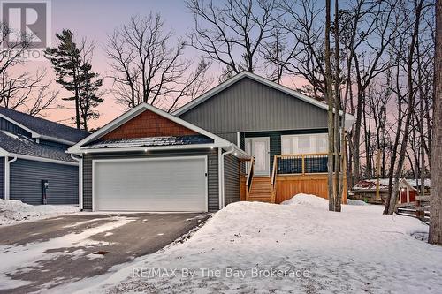 16 CARIBBEAN DRIVE  Wasaga Beach, ON L9Z 2W3