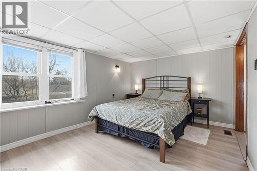 95 East 35Th Street, Hamilton, ON - Indoor Photo Showing Bedroom