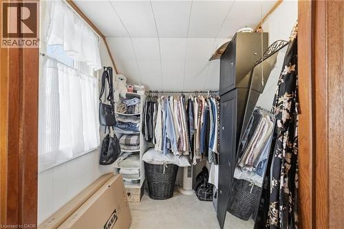 95 East 35Th Street, Hamilton, ON - Indoor With Storage