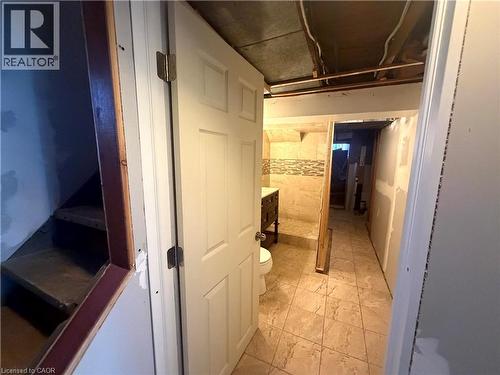 95 East 35Th Street, Hamilton, ON - Indoor Photo Showing Other Room