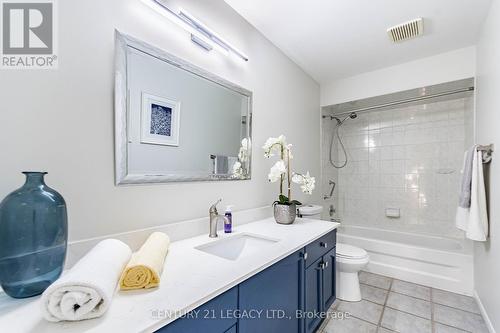 4110 Forest Run Avenue, Burlington, ON - Indoor Photo Showing Bathroom