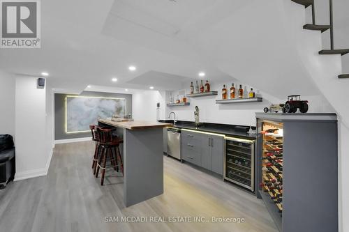 807 Indian Road, Mississauga, ON - Indoor Photo Showing Kitchen