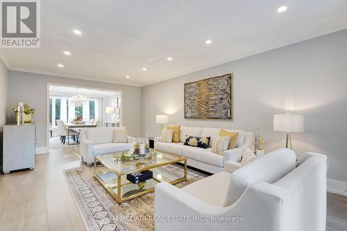 807 Indian Road, Mississauga, ON - Indoor Photo Showing Living Room