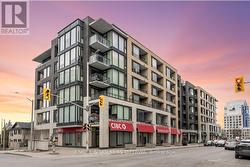 218 - 101 RICHMOND ROAD  Ottawa, ON K1Z 0A6