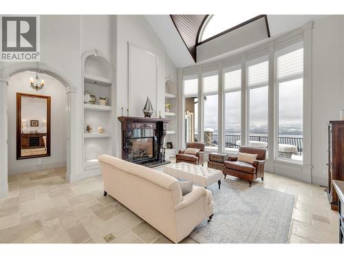714 Kuipers Crescent, Kelowna, BC - Indoor Photo Showing Living Room With Fireplace