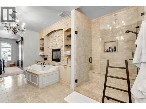 714 Kuipers Crescent, Kelowna, BC - Indoor Photo Showing Bathroom