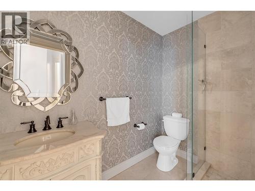 714 Kuipers Crescent, Kelowna, BC - Indoor Photo Showing Bathroom