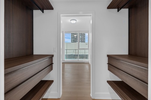 Closet - 2506-1310 Boul. René-Lévesque O., Montréal (Ville-Marie), QC - Indoor Photo Showing Other Room