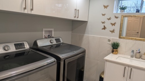 Salle de lavage - 175 Rue Colombier, Montréal (L'Île-Bizard/Sainte-Geneviève), QC - Indoor Photo Showing Laundry Room