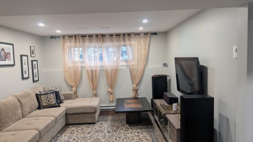 Salle familiale - 175 Rue Colombier, Montréal (L'Île-Bizard/Sainte-Geneviève), QC - Indoor