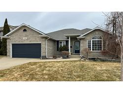 136 AUGUSTA Boulevard Sarnia, ON N7W 1C6