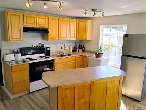 35 Fourth Ave, Pointe-Du-Chêne, NB 