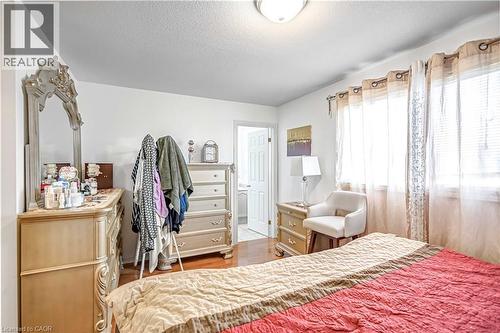 16 Jessica Street, Hamilton, ON - Indoor Photo Showing Bedroom
