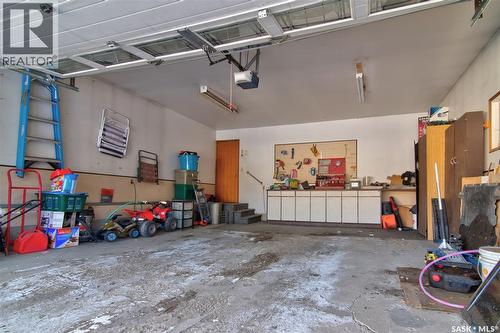 31 Crossley Bay, Regina, SK - Indoor Photo Showing Garage
