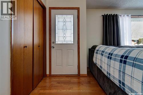31 Crossley Bay, Regina, SK - Indoor Photo Showing Bedroom