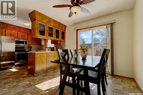 31 Crossley Bay, Regina, SK - Indoor Photo Showing Dining Room