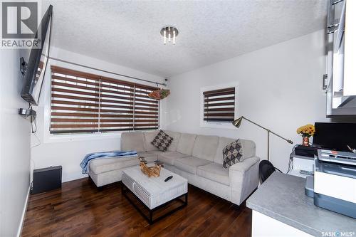 3234 37Th Street W, Saskatoon, SK - Indoor Photo Showing Living Room