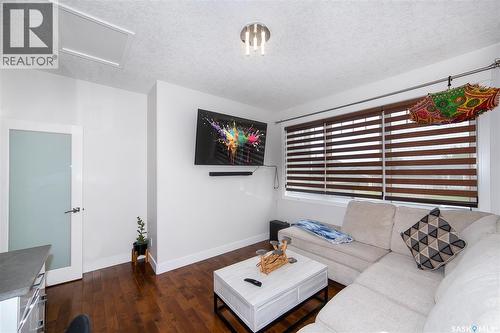 3234 37Th Street W, Saskatoon, SK - Indoor Photo Showing Living Room