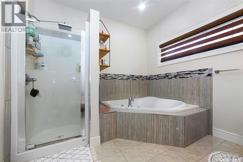 3234 37Th Street W, Saskatoon, SK - Indoor Photo Showing Bathroom