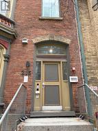 3 - 215 JARVIS STREET Toronto, ON M5B 2C1