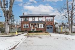 50 THORNHILL AVENUE Toronto, ON M6S 4C5