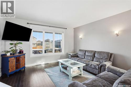 338 Rosewood Boulevard W, Saskatoon, SK - Indoor Photo Showing Living Room