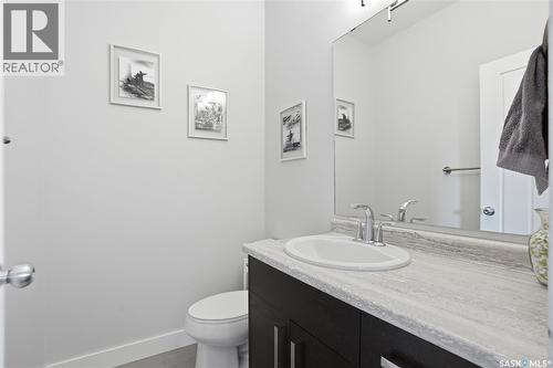 338 Rosewood Boulevard W, Saskatoon, SK - Indoor Photo Showing Bathroom