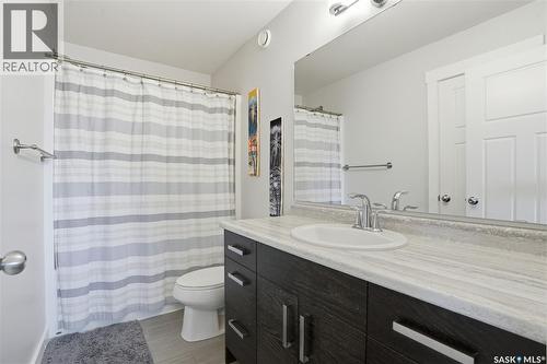 338 Rosewood Boulevard W, Saskatoon, SK - Indoor Photo Showing Bathroom