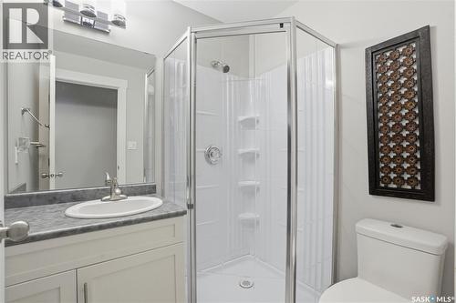 338 Rosewood Boulevard W, Saskatoon, SK - Indoor Photo Showing Bathroom