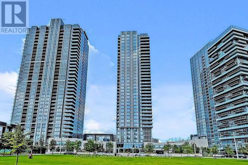 2106 - 255 VILLAGE GREEN SQUARE  Toronto, ON M1S 0L3