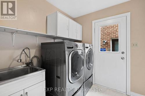 17 Gordon Rowe Crescent, Richmond Hill, ON - Indoor Photo Showing Laundry Room
