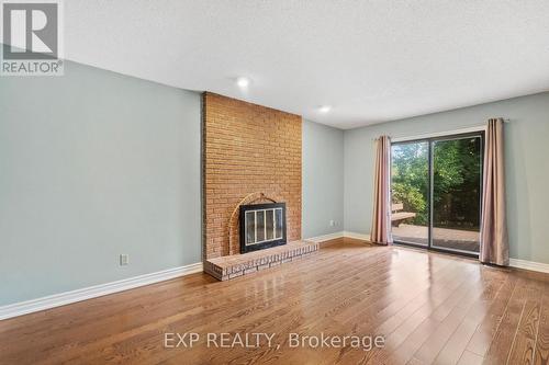 17 Gordon Rowe Crescent, Richmond Hill, ON - Indoor With Fireplace