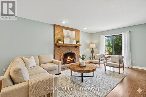 17 Gordon Rowe Crescent, Richmond Hill, ON - Indoor Photo Showing Living Room With Fireplace