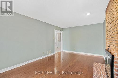 17 Gordon Rowe Crescent, Richmond Hill, ON - Indoor Photo Showing Other Room