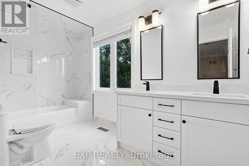 17 Gordon Rowe Crescent, Richmond Hill, ON - Indoor Photo Showing Bathroom