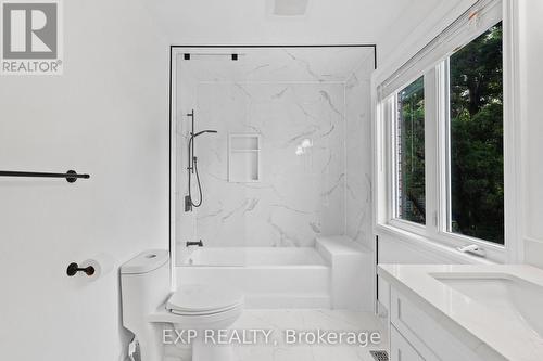 17 Gordon Rowe Crescent, Richmond Hill, ON - Indoor Photo Showing Bathroom