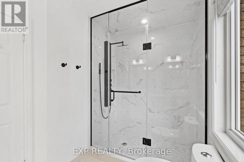 17 Gordon Rowe Crescent, Richmond Hill, ON - Indoor Photo Showing Bathroom