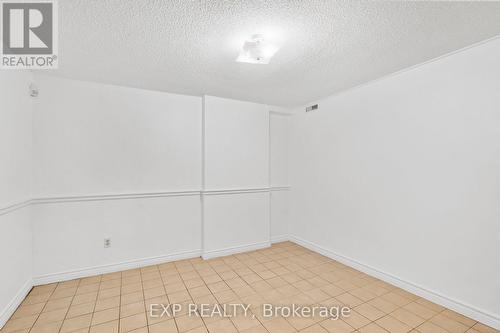 17 Gordon Rowe Crescent, Richmond Hill, ON - Indoor Photo Showing Other Room