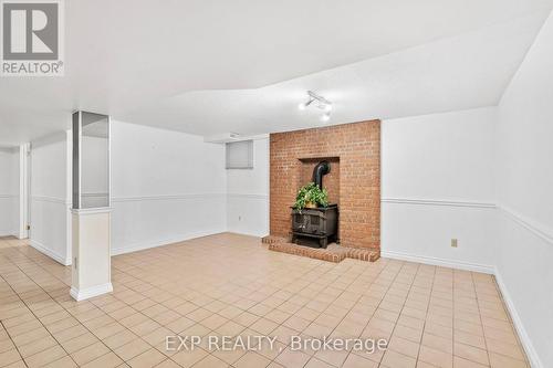 17 Gordon Rowe Crescent, Richmond Hill, ON - Indoor Photo Showing Other Room