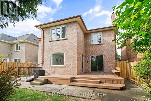 17 Gordon Rowe Crescent, Richmond Hill, ON - Outdoor With Exterior