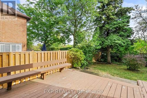 17 Gordon Rowe Crescent, Richmond Hill, ON - Outdoor